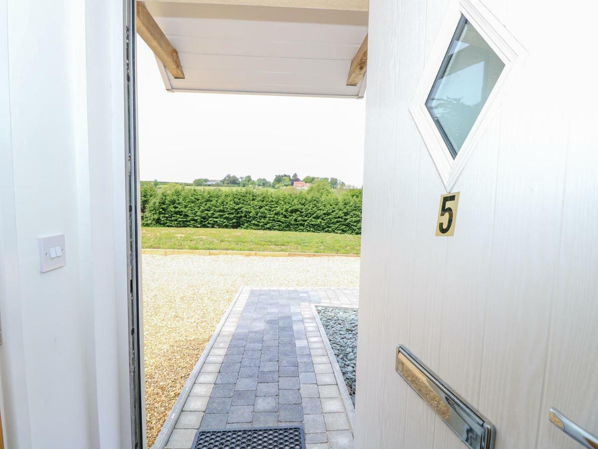 5 Yarmouth Cottages Freshwater Bagian luar foto