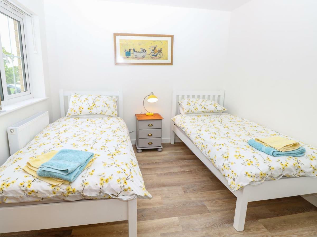 5 Yarmouth Cottages Freshwater Bagian luar foto