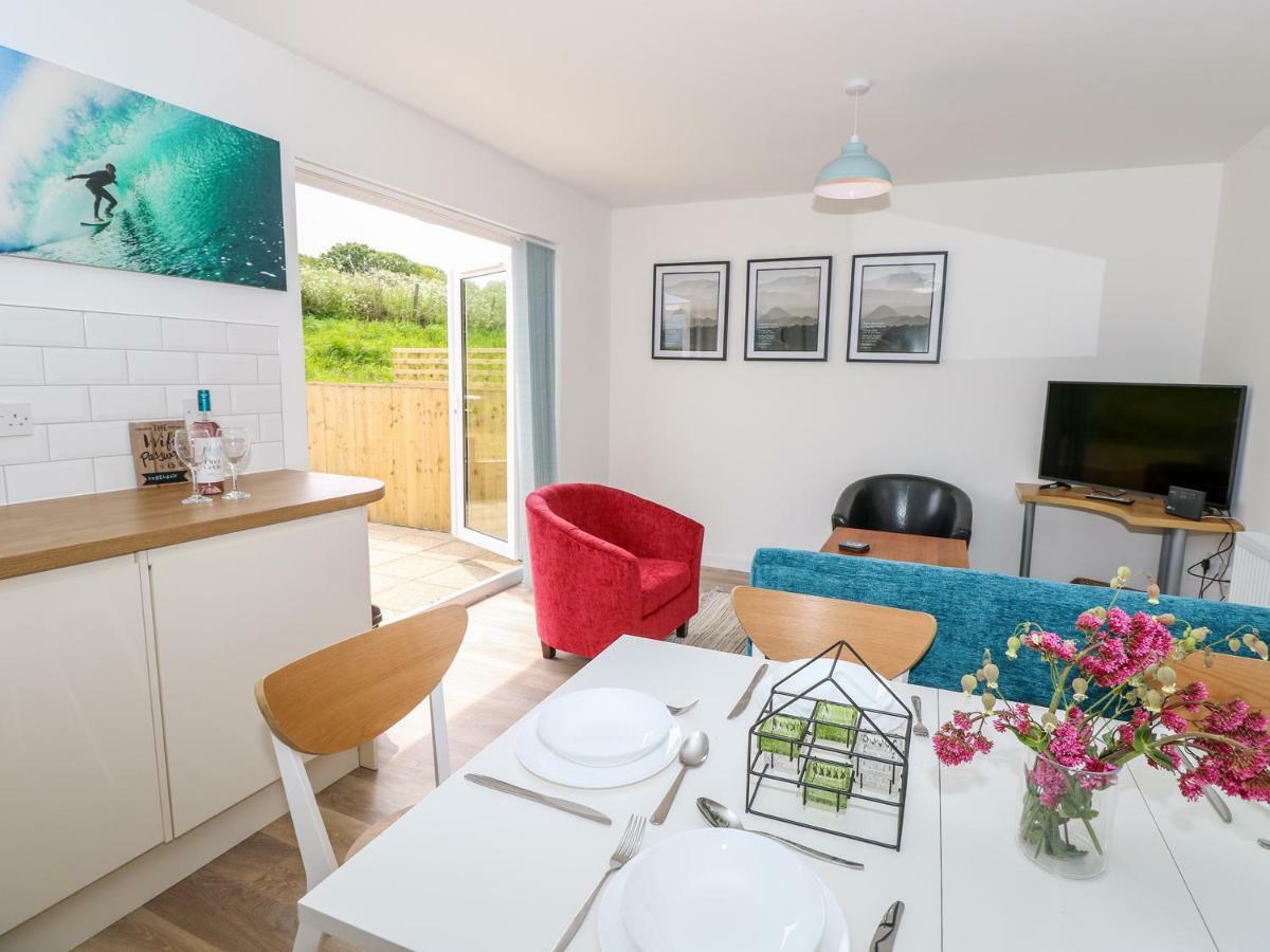 5 Yarmouth Cottages Freshwater Bagian luar foto