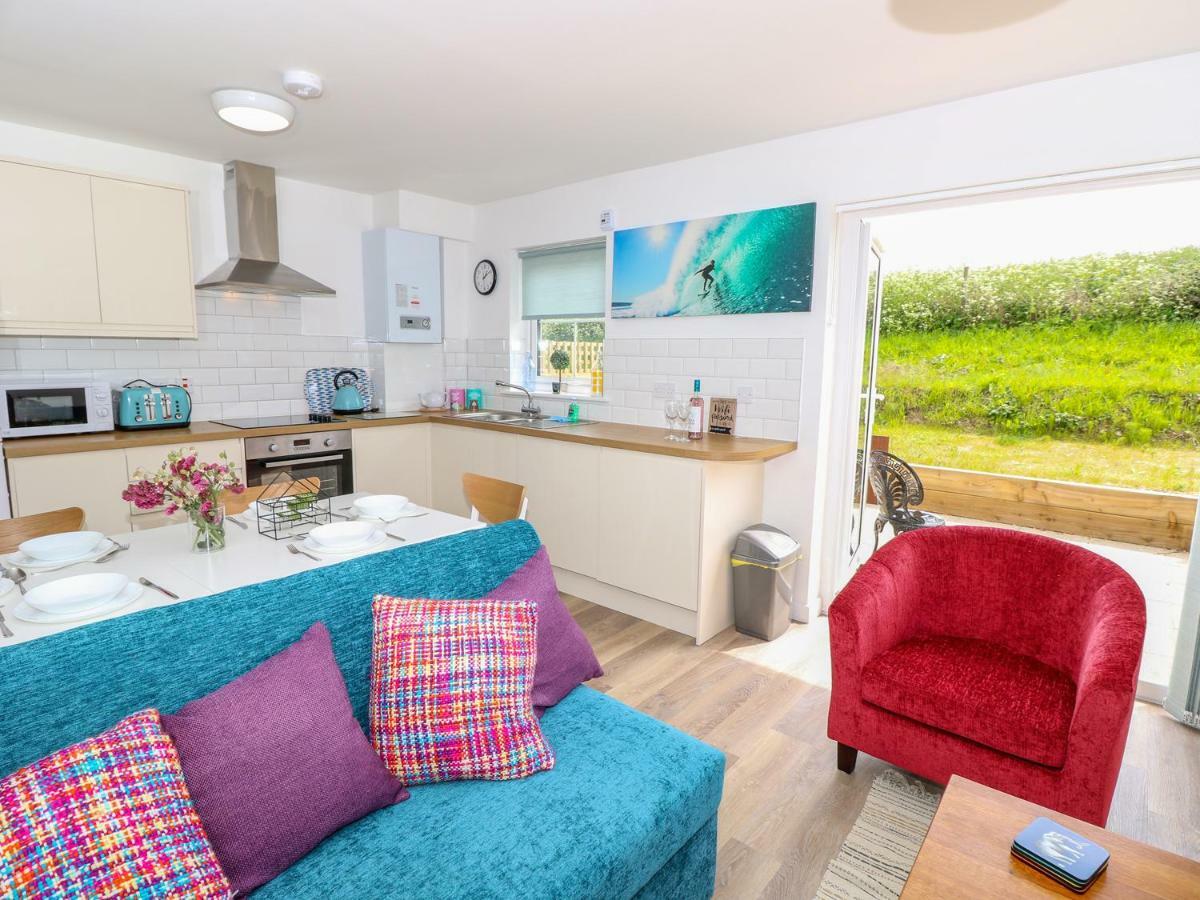 5 Yarmouth Cottages Freshwater Bagian luar foto