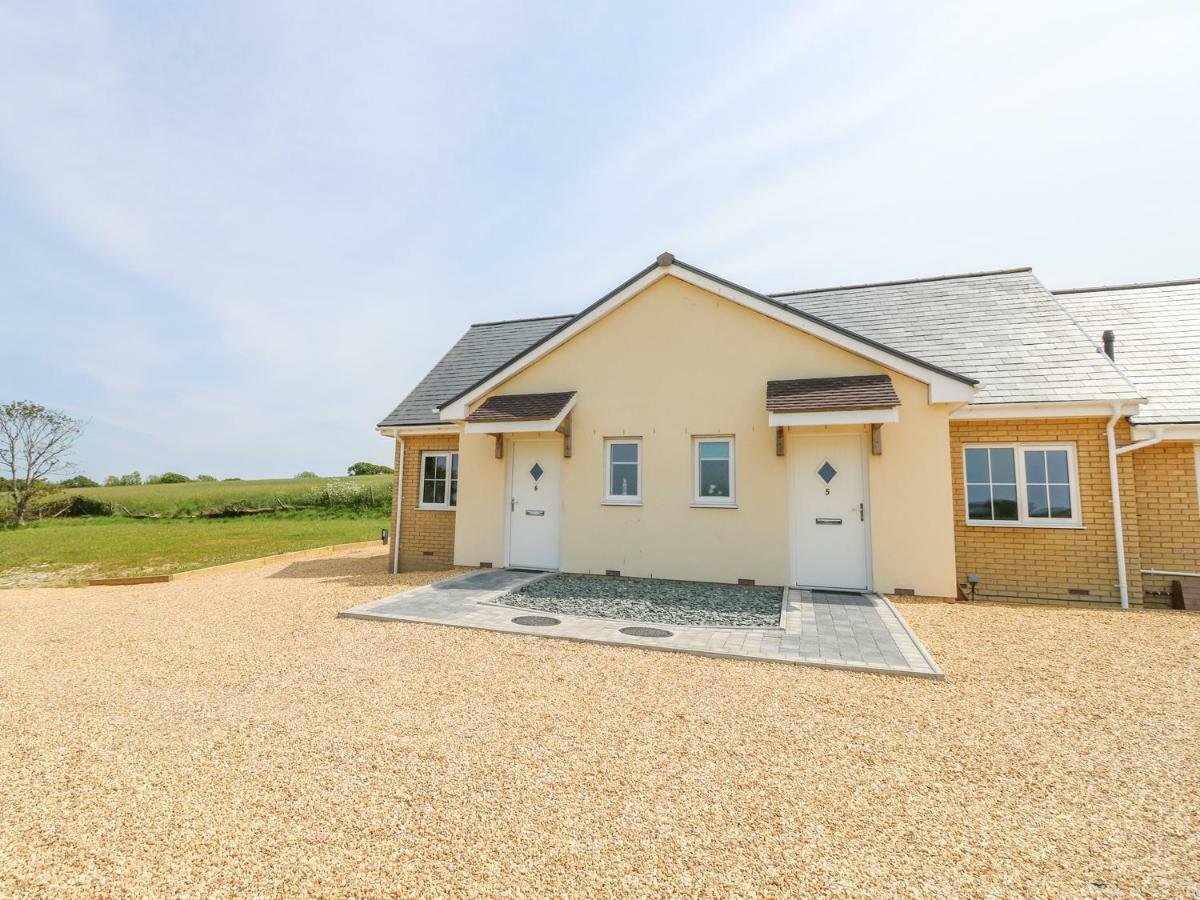 5 Yarmouth Cottages Freshwater Bagian luar foto